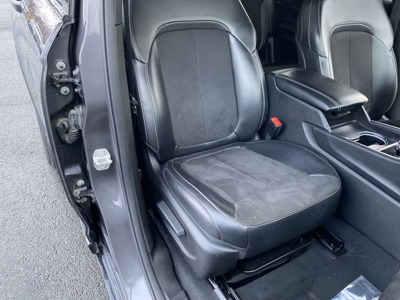 Thumbnail: 2024 Jeep Grand Cherokee L - 26