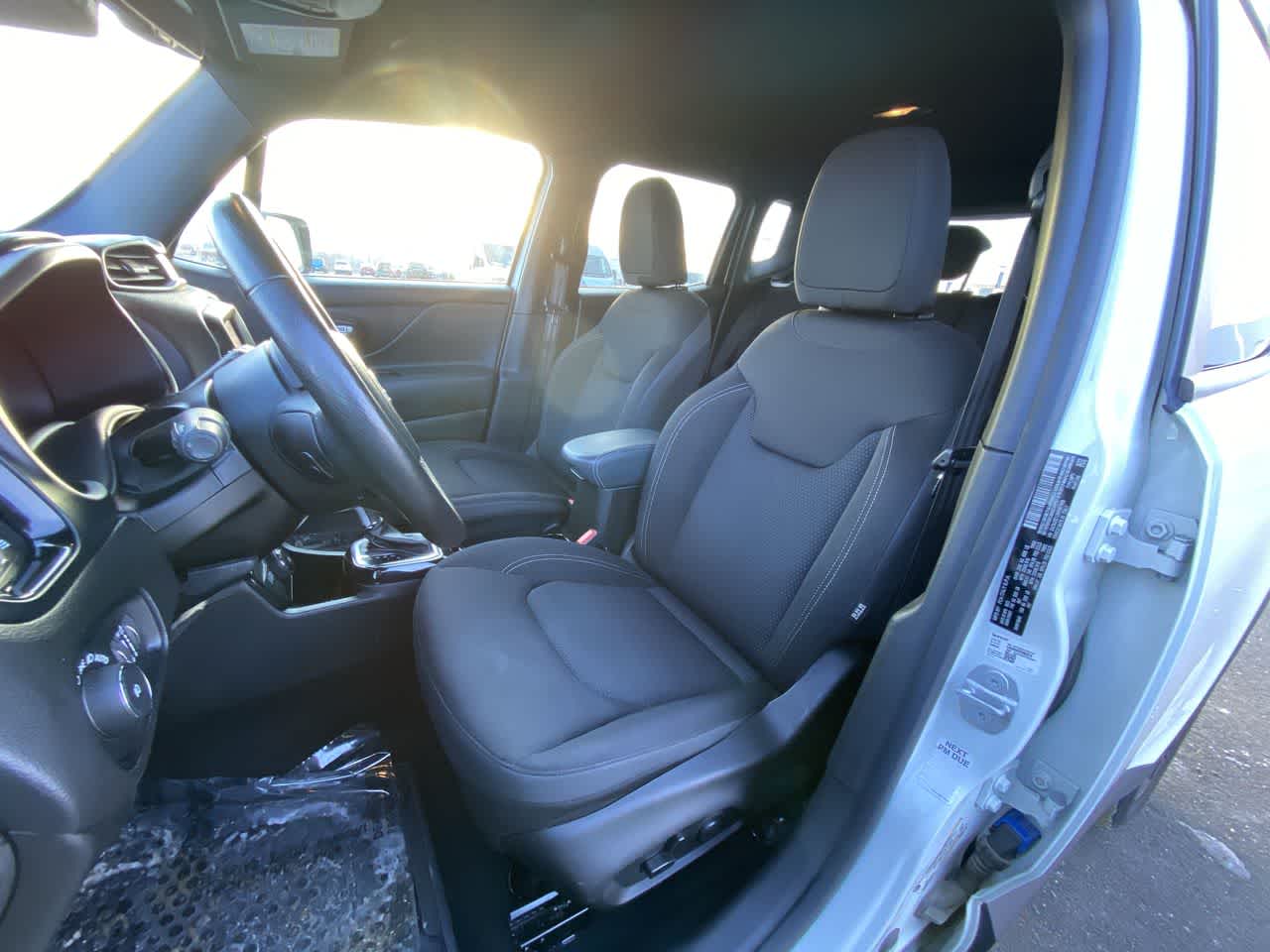 Thumbnail: 2022 Jeep Renegade - 11