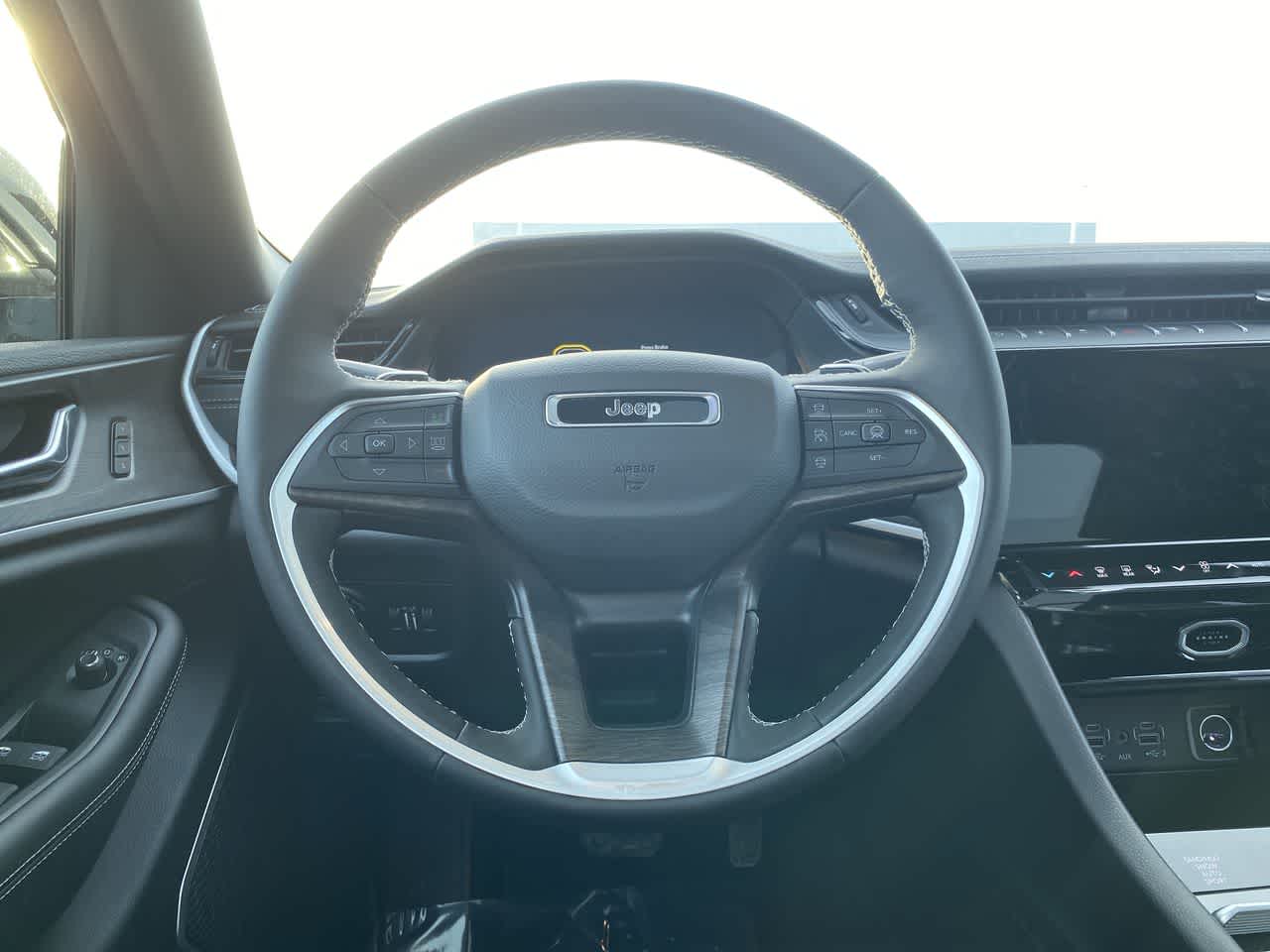 Thumbnail: 2026 Jeep Grand Cherokee - 14