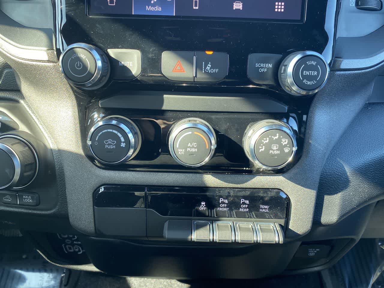 Thumbnail: 2026 RAM 1500 - 19