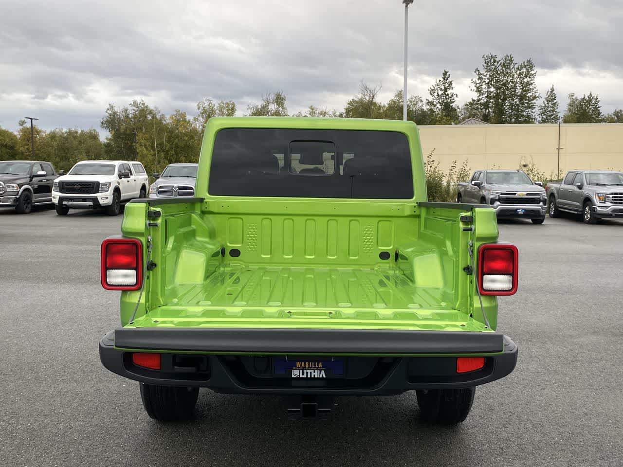 Thumbnail: 2025 Jeep Gladiator - 25