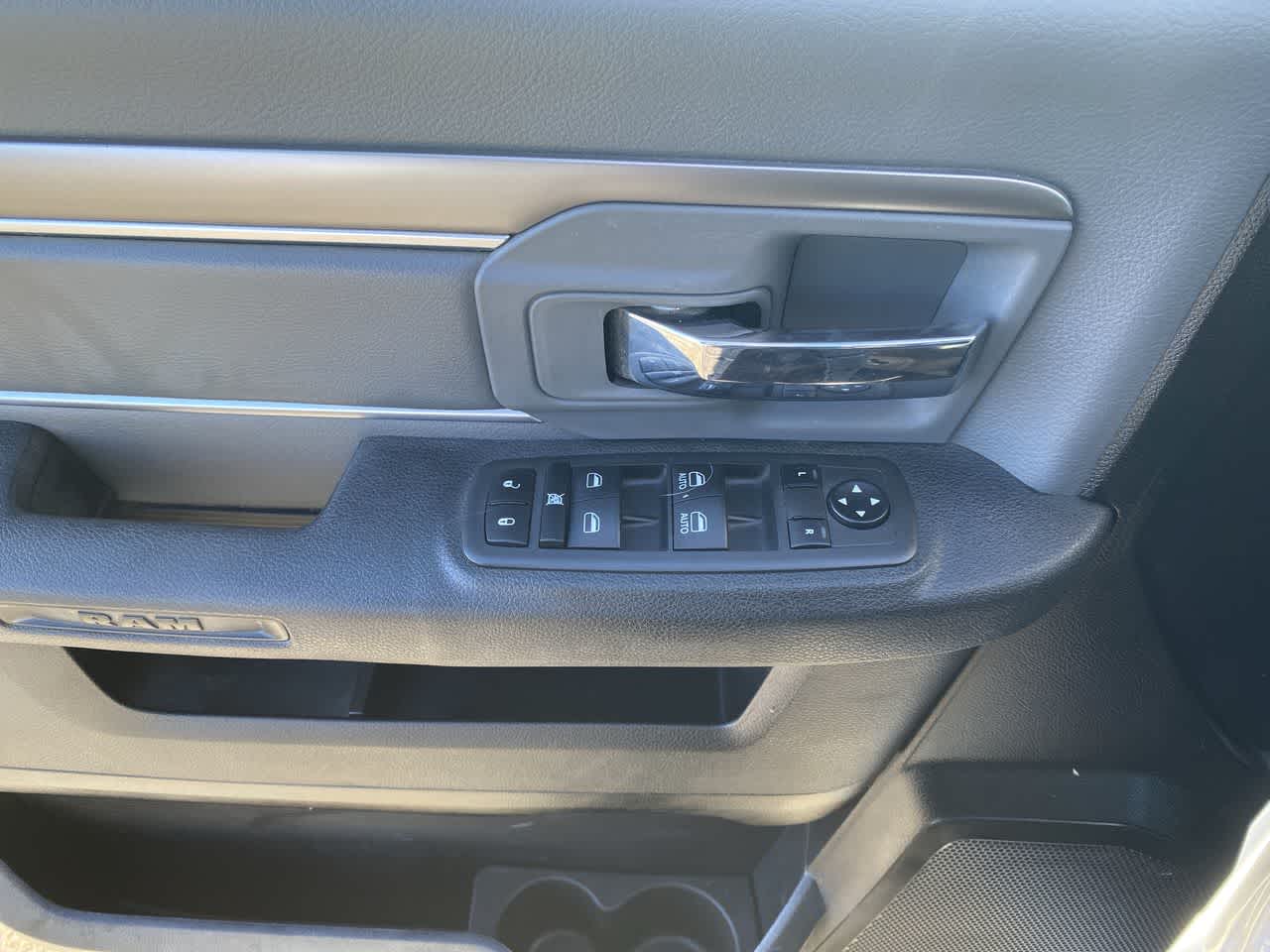 Thumbnail: 2022 RAM 1500 Classic - 13