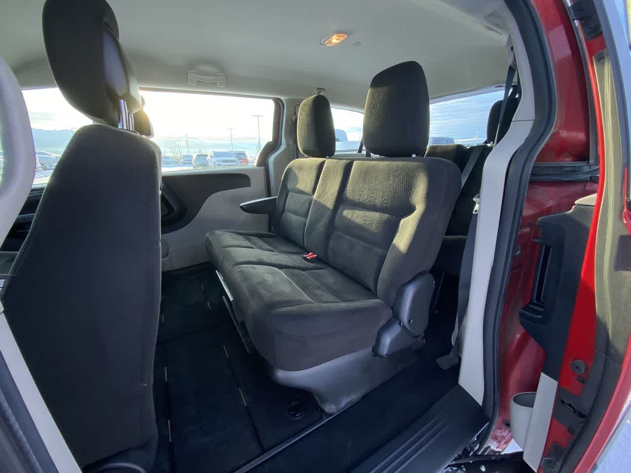 Thumbnail: 2015 Dodge Grand Caravan - 22