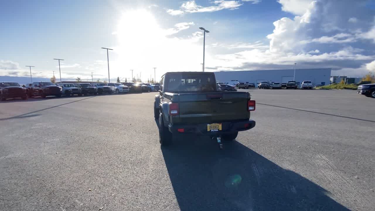 Thumbnail: 2022 Jeep Gladiator - 11