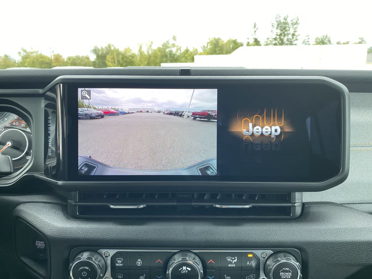 Thumbnail: 2025 Jeep Gladiator - 17