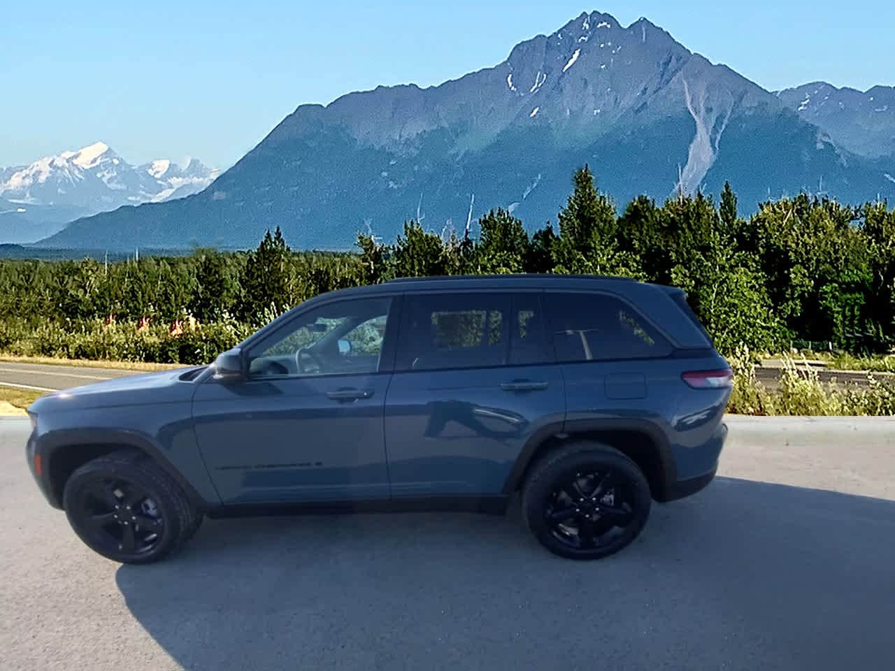 Thumbnail: 2026 Jeep Grand Cherokee - 2