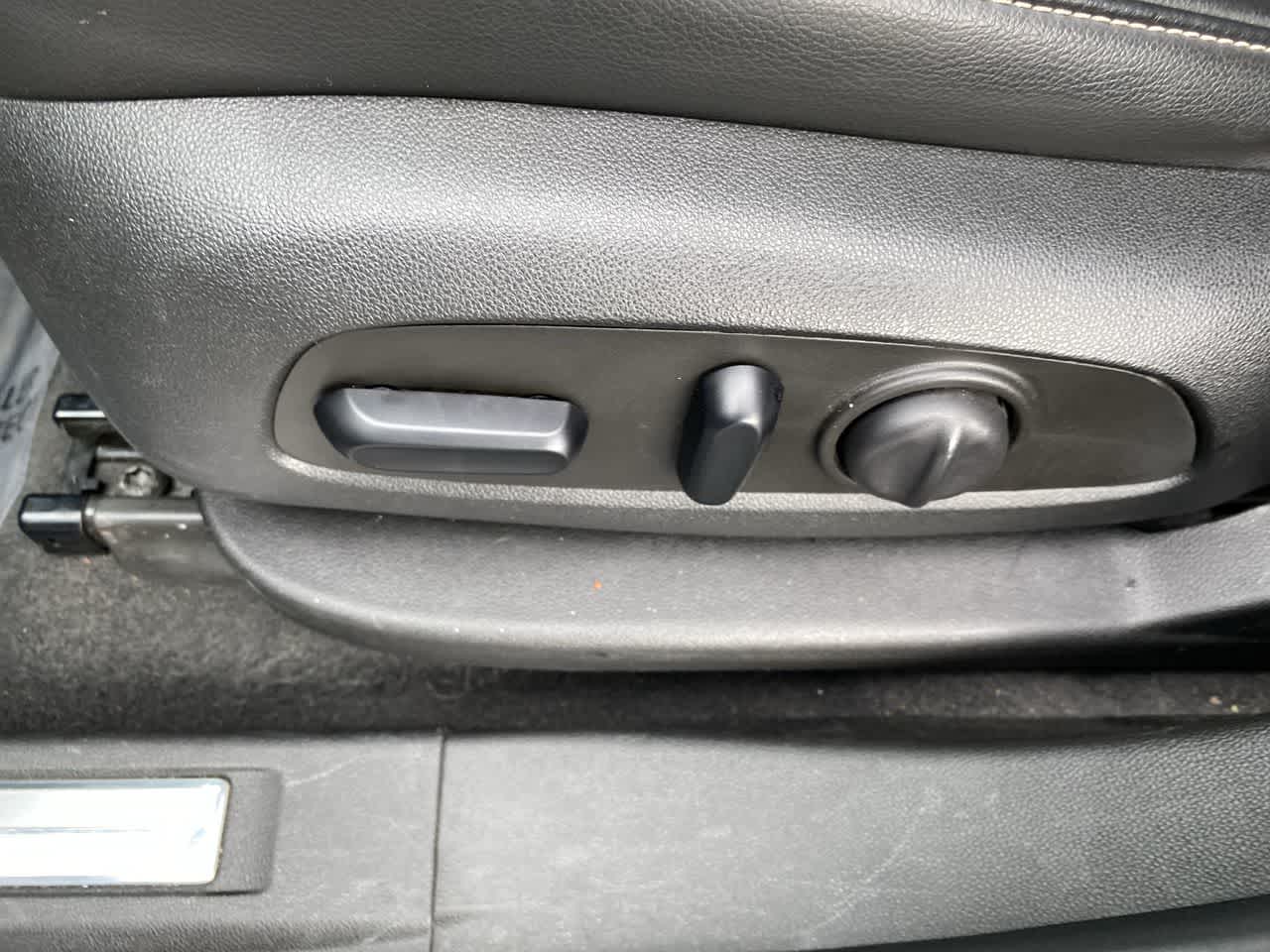 Thumbnail: 2023 GMC Acadia - 18