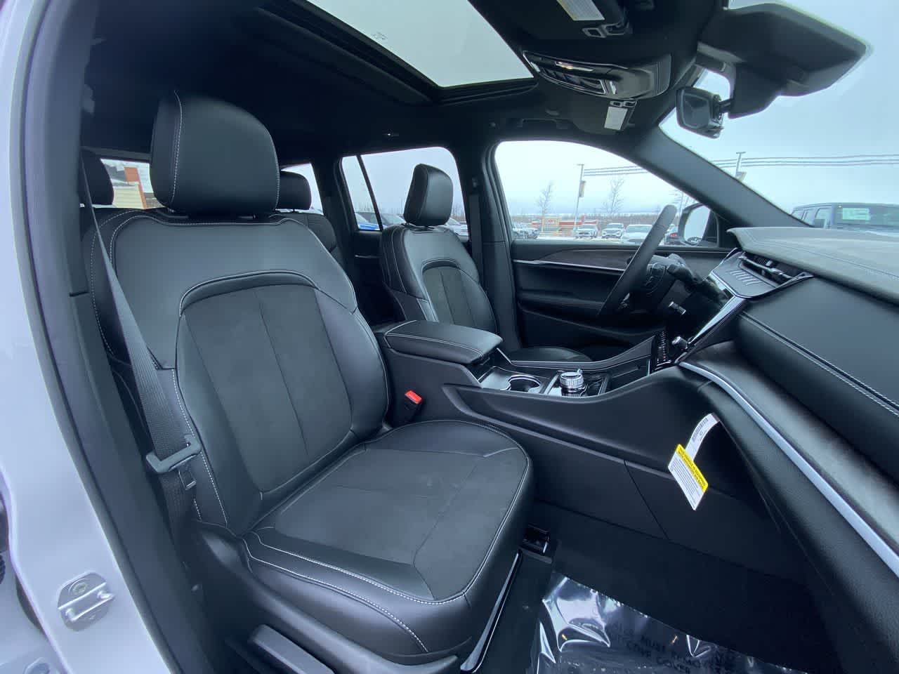 Thumbnail: 2026 Jeep Grand Cherokee - 33