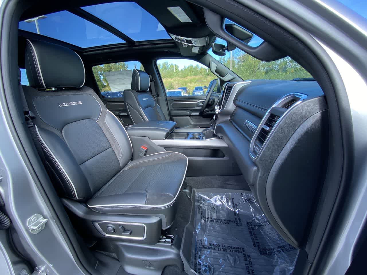 2025 RAM 1500 Laramie 27