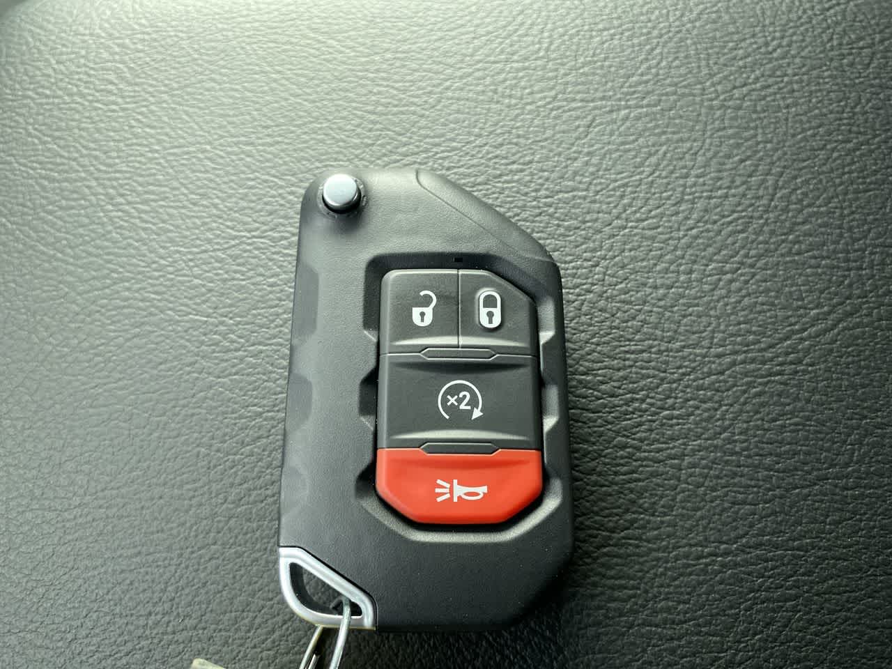 Thumbnail: 2025 Jeep Gladiator - 21