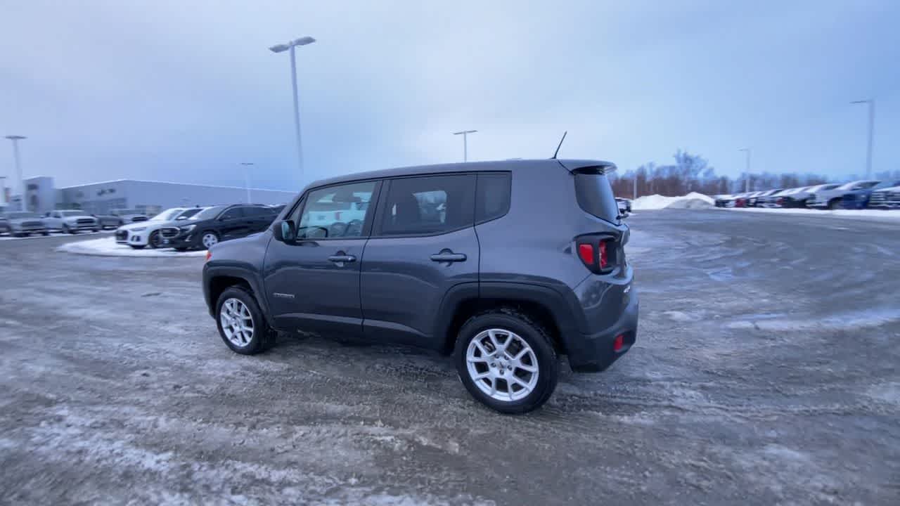 Thumbnail: 2023 Jeep Renegade - 9