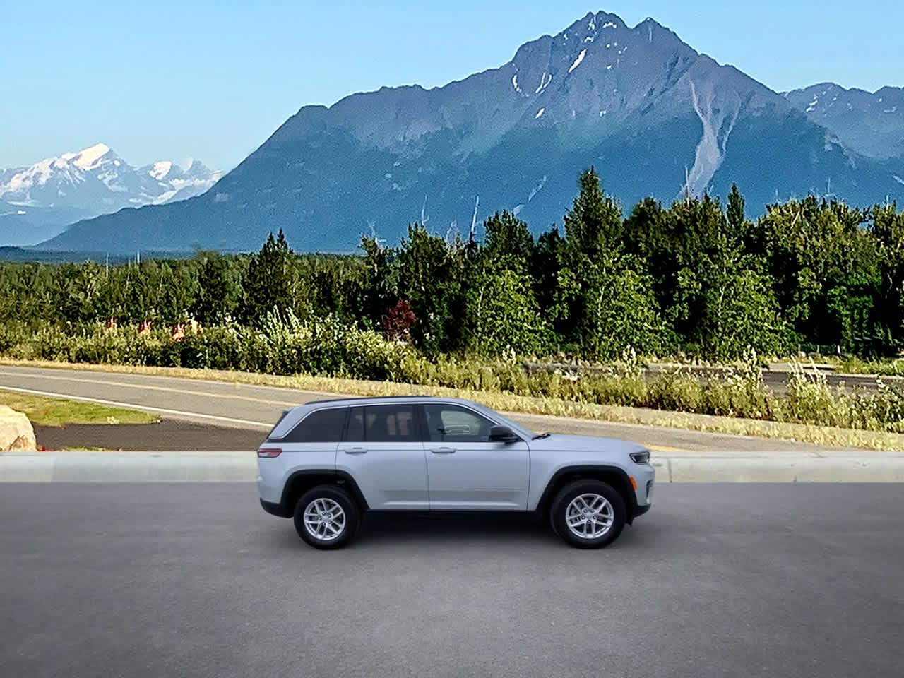 Thumbnail: 2025 Jeep Grand Cherokee - 6