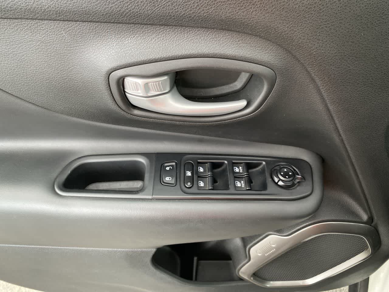 Thumbnail: 2023 Jeep Renegade - 13