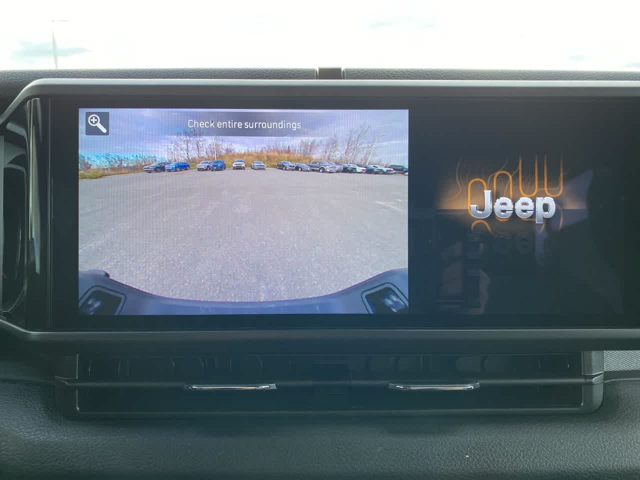 Thumbnail: 2025 Jeep Gladiator - 17