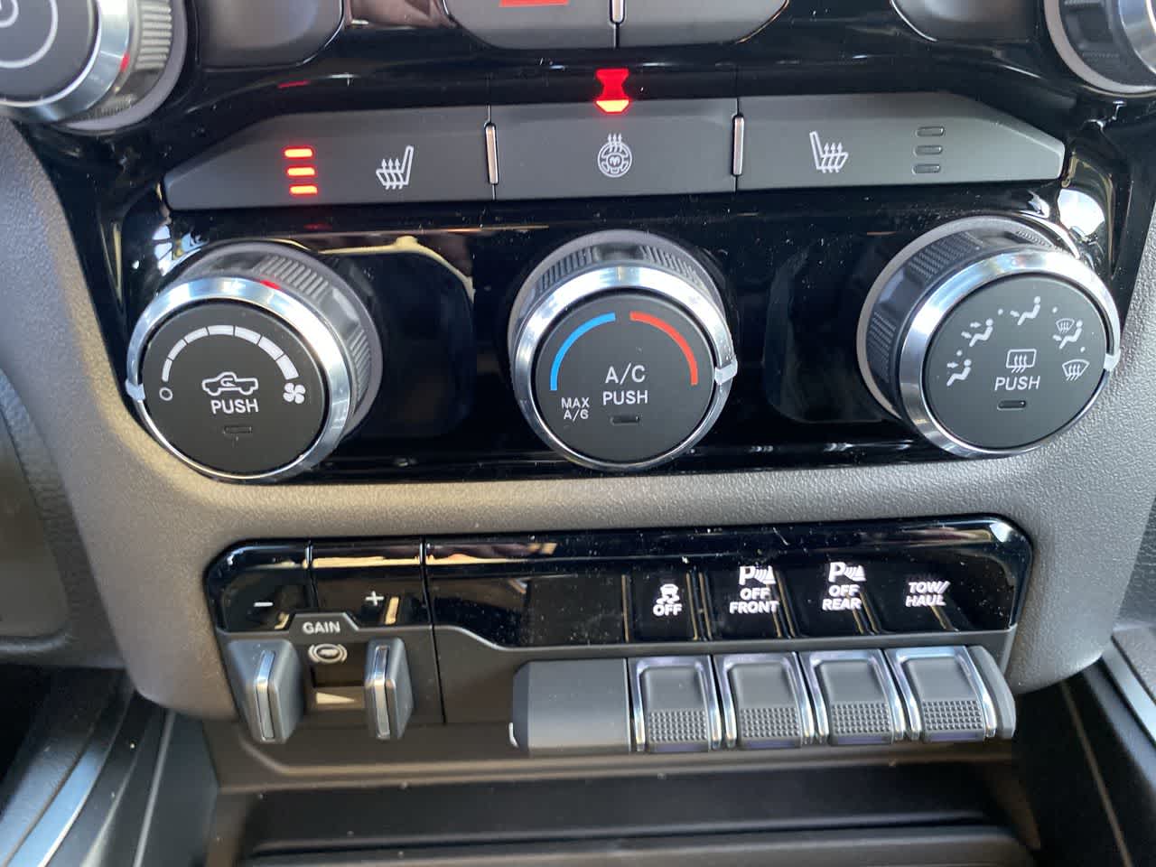 Thumbnail: 2026 RAM 1500 - 25