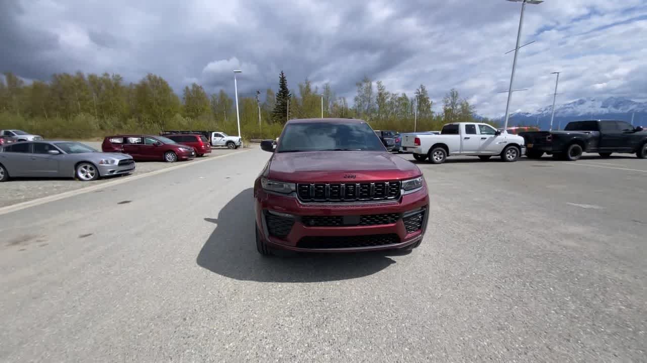 Thumbnail: 2026 Jeep Grand Cherokee - 8