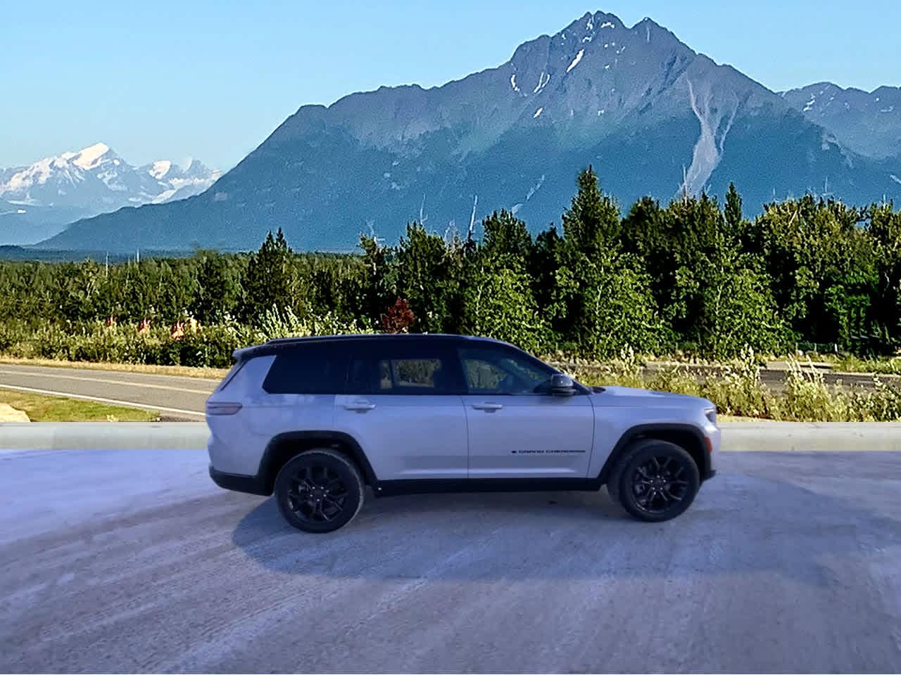 Thumbnail: 2025 Jeep Grand Cherokee - 6