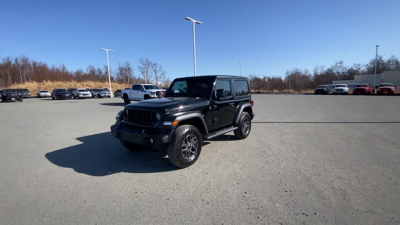 Thumbnail: 2025 Jeep Wrangler - 9
