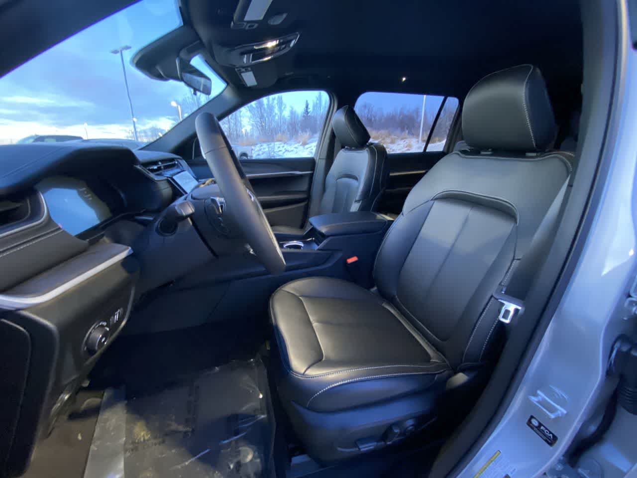 Thumbnail: 2025 Jeep Grand Cherokee - 11