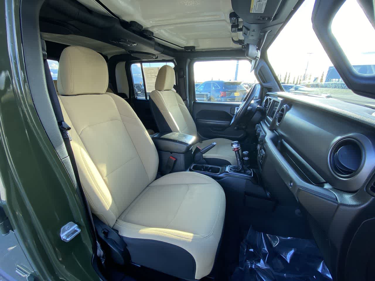 Thumbnail: 2022 Jeep Gladiator - 30