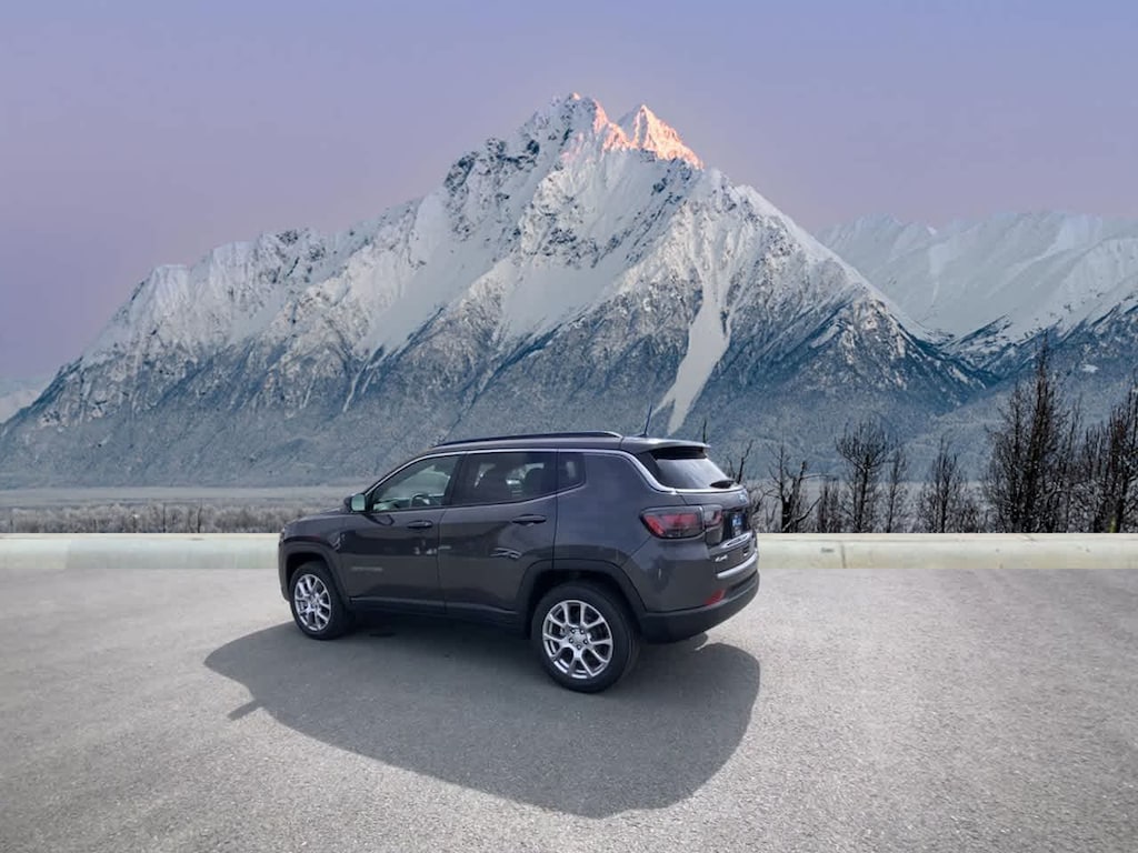 Used 2024 Jeep Compass Latitude Lux SUV