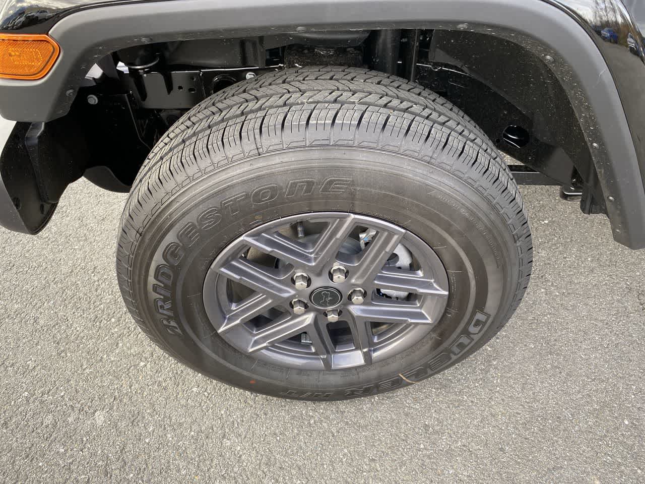 Thumbnail: 2025 Jeep Gladiator - 10