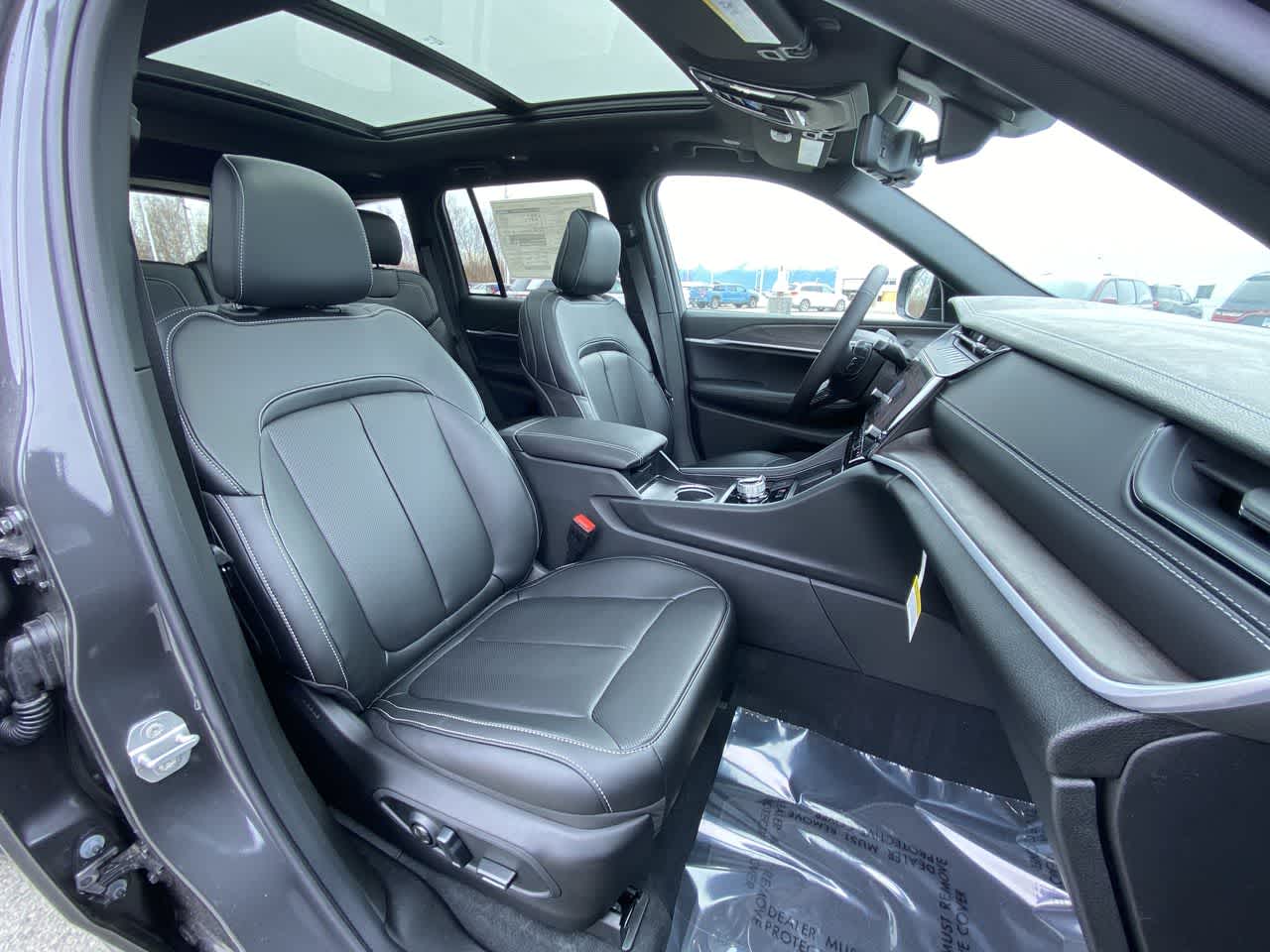 Thumbnail: 2026 Jeep Grand Cherokee - 26