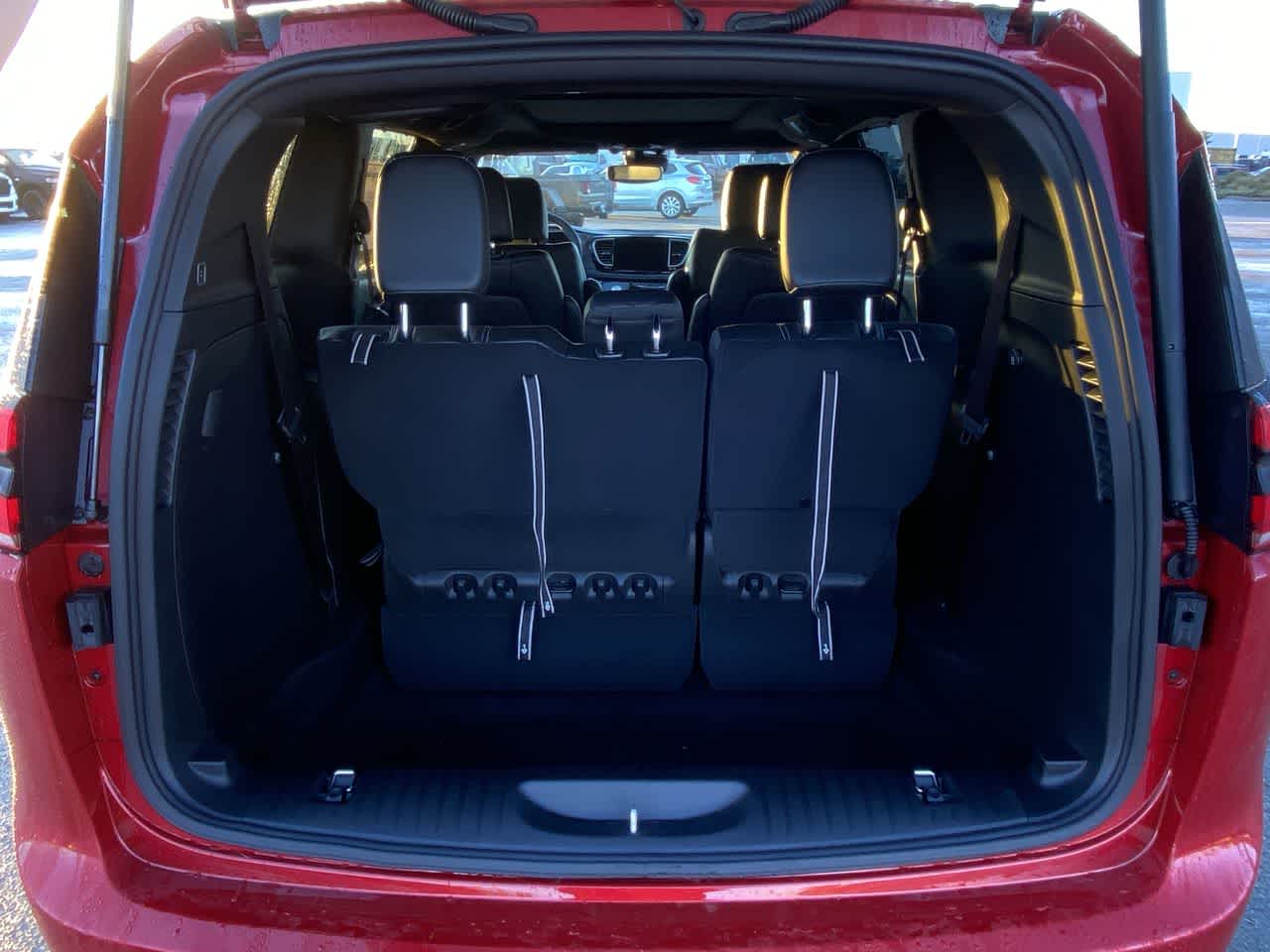 Thumbnail: 2026 Chrysler Pacifica - 31