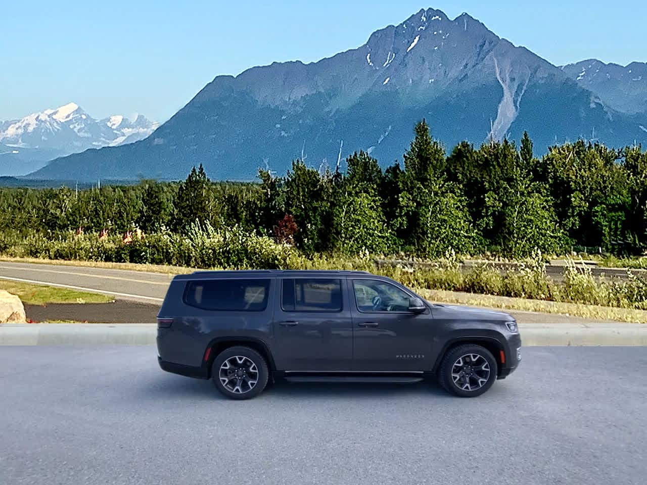 Thumbnail: 2024 Jeep Wagoneer - 6