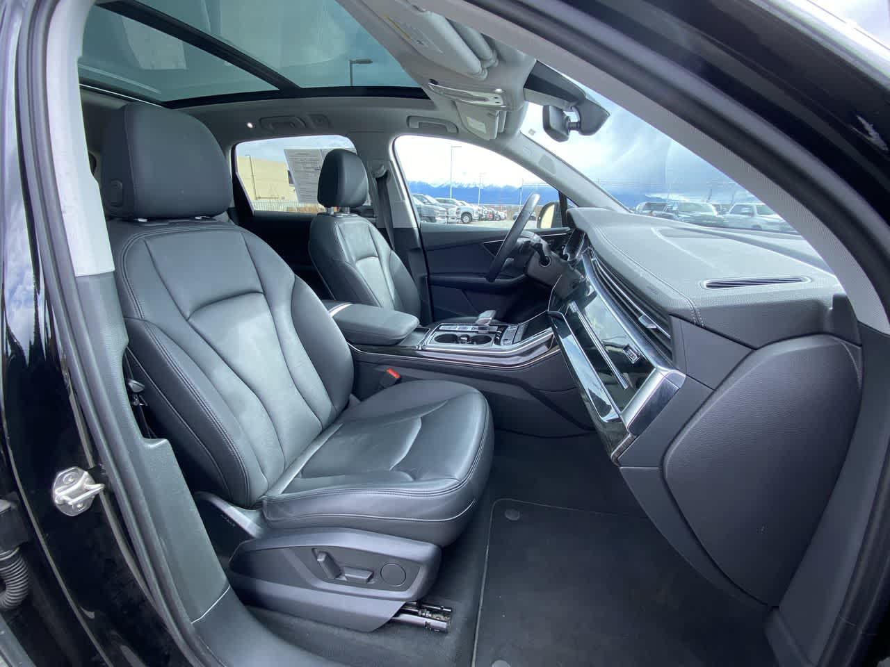 Thumbnail: 2023 Audi Q7 - 33