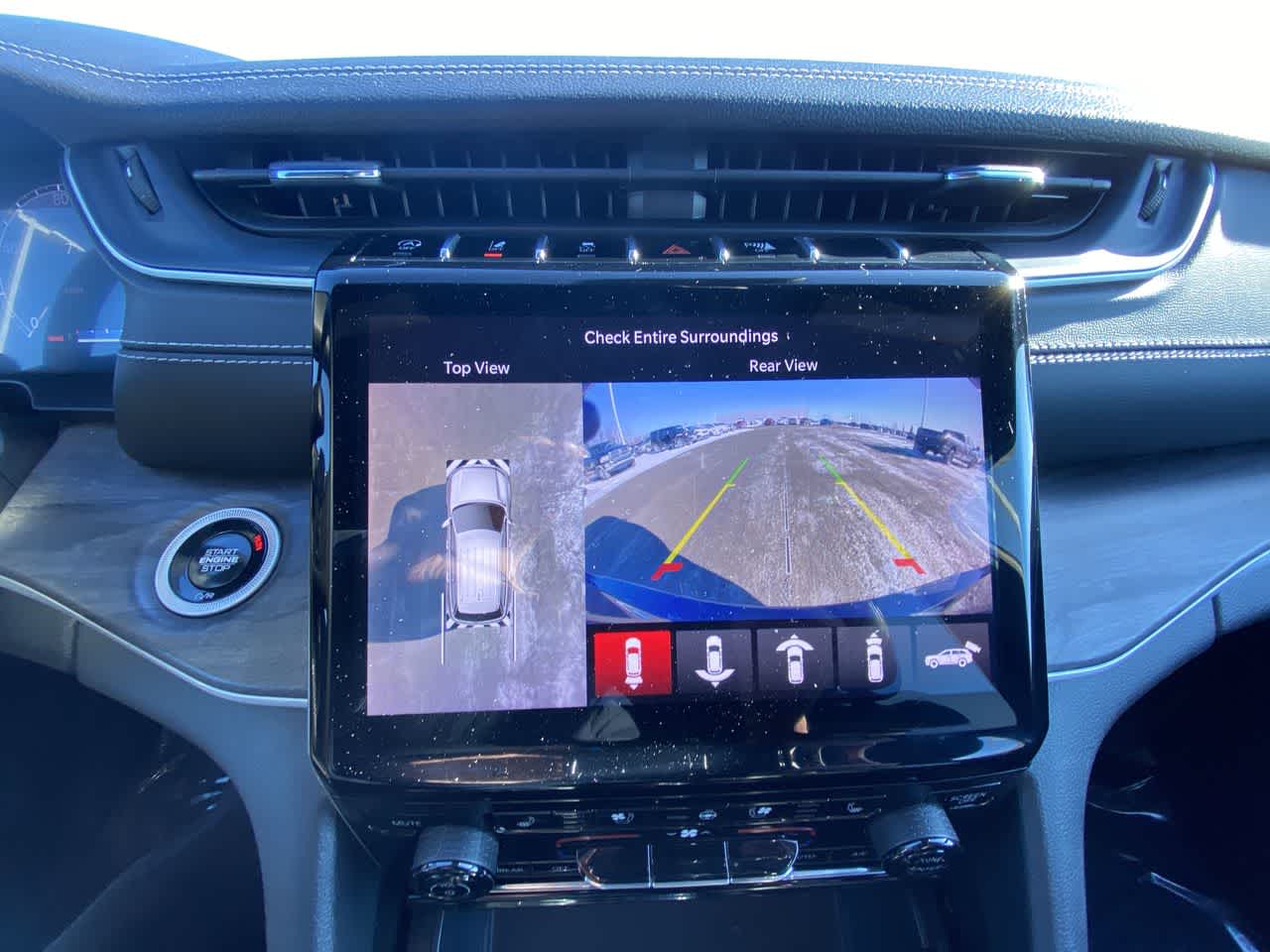 Thumbnail: 2024 Jeep Grand Cherokee L - 17