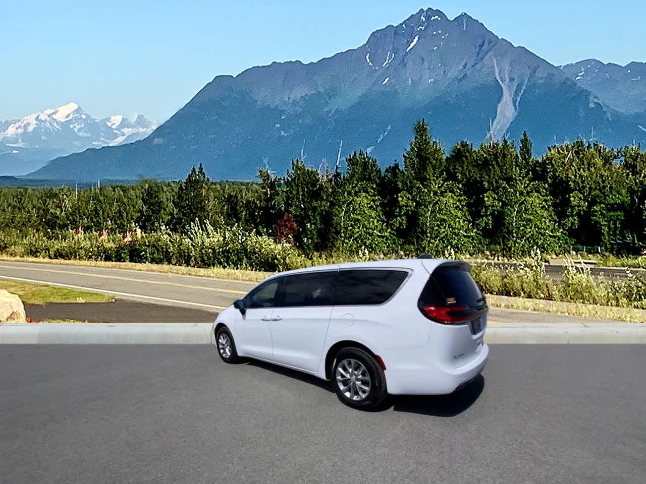 Thumbnail: 2027 Chrysler Pacifica - 3