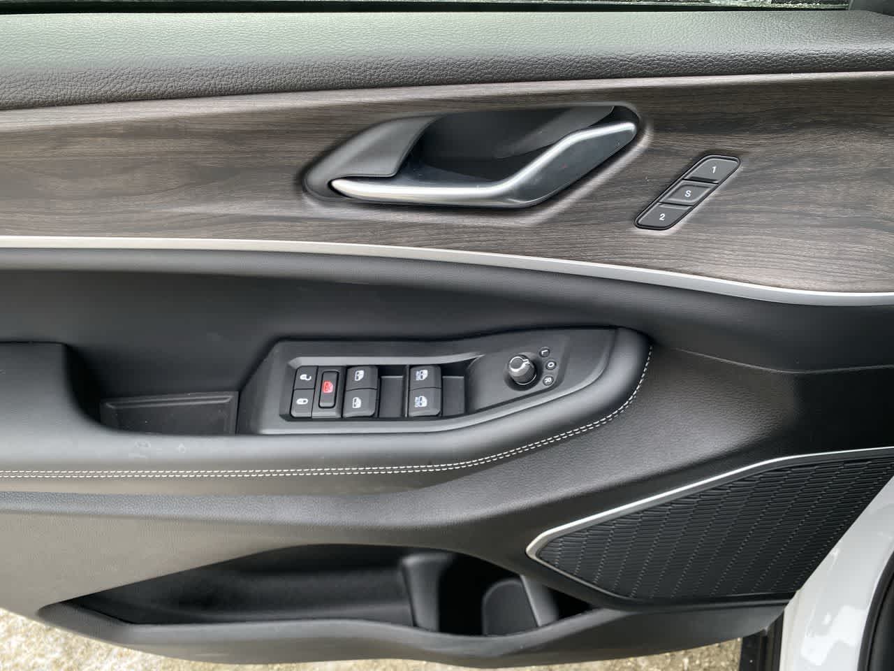 Thumbnail: 2025 Jeep Grand Cherokee - 13