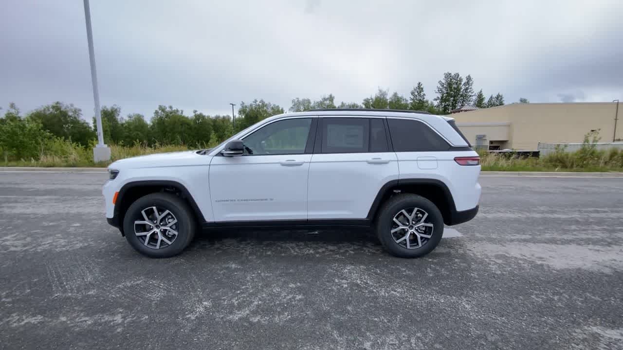 Thumbnail: 2025 Jeep Grand Cherokee - 7