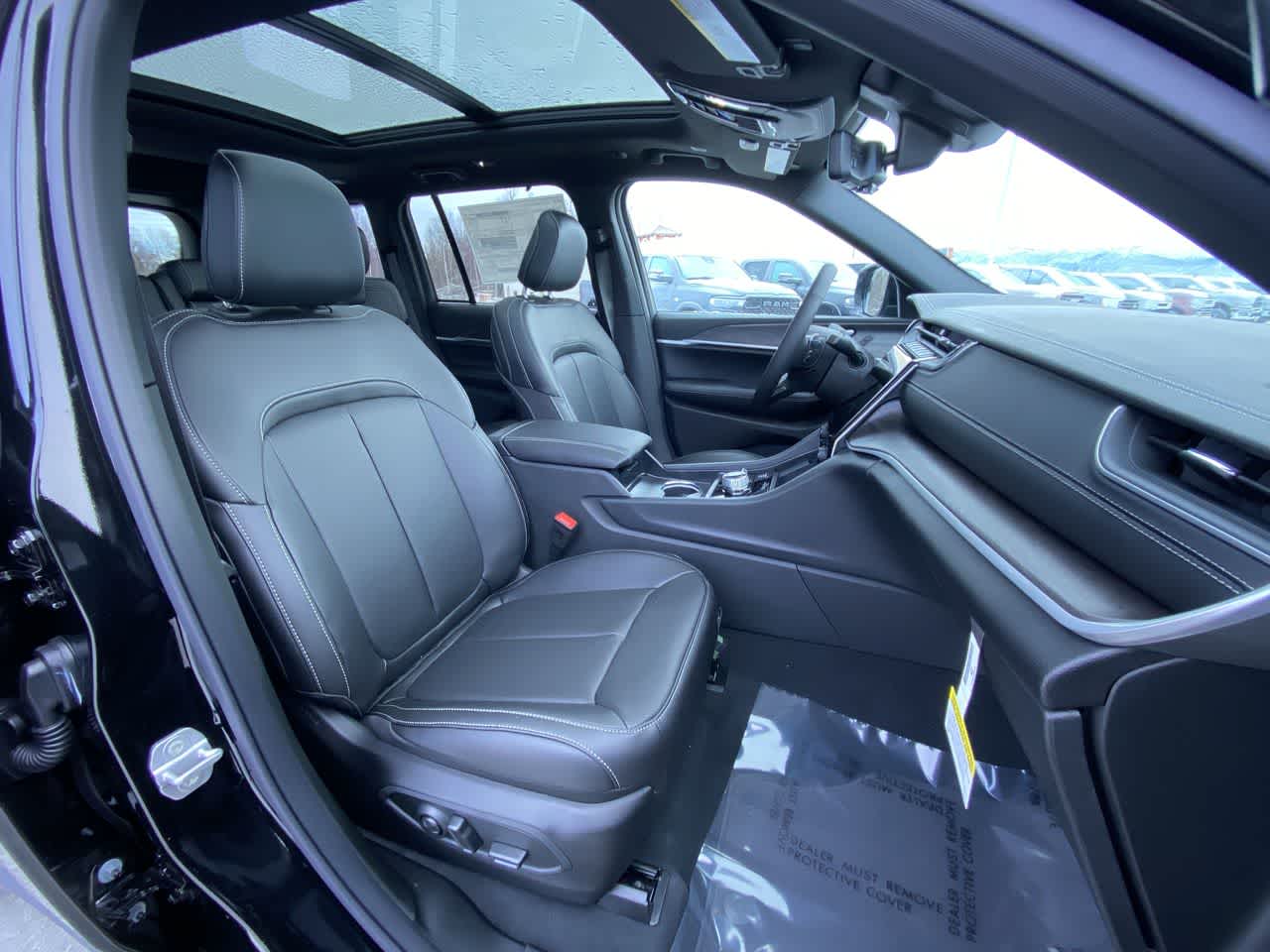 Thumbnail: 2025 Jeep Grand Cherokee - 27