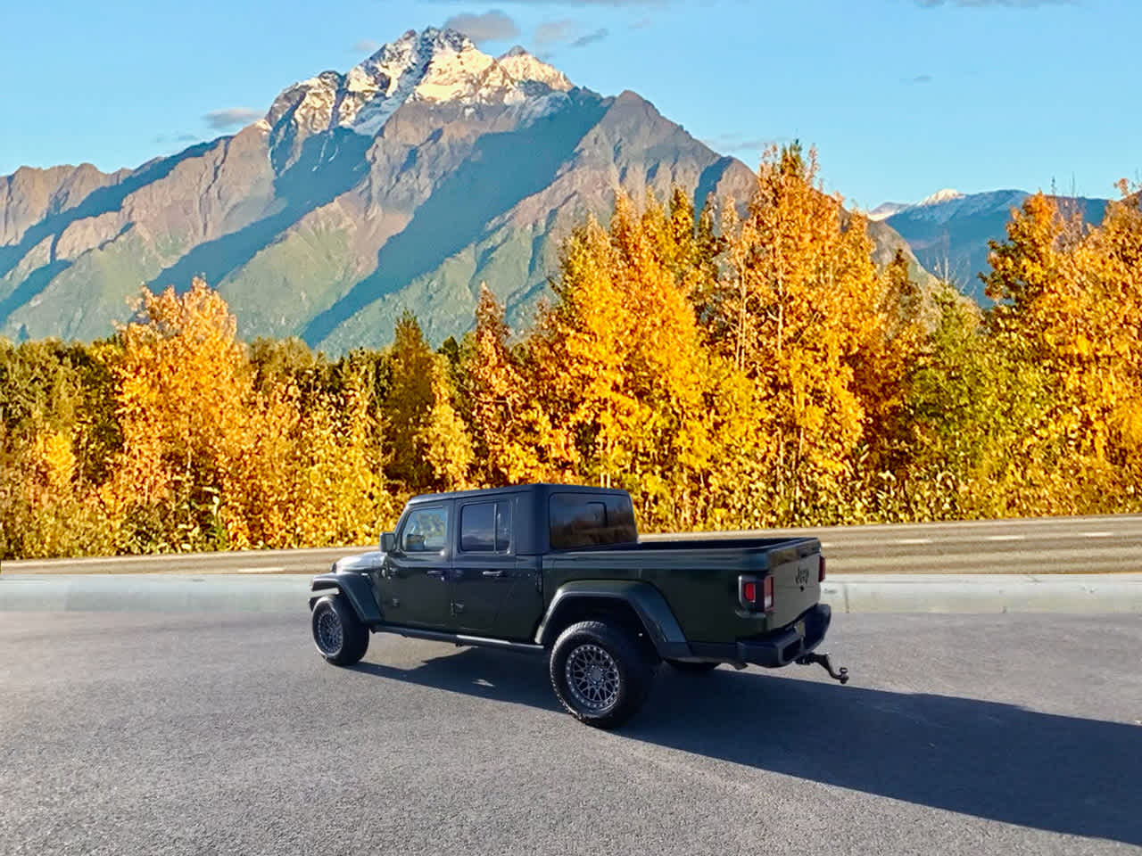 Thumbnail: 2022 Jeep Gladiator - 4