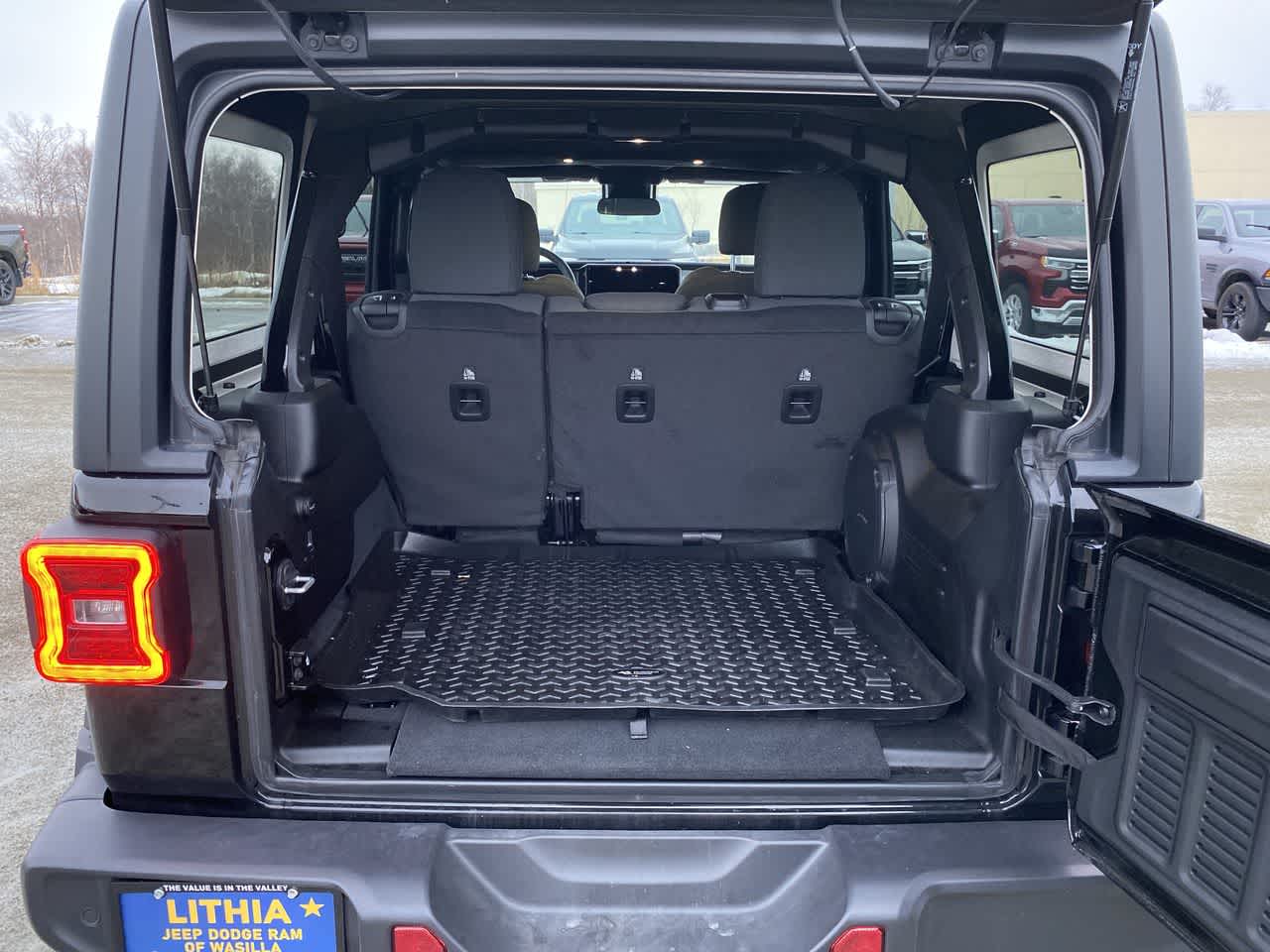 Thumbnail: 2024 Jeep Wrangler - 25