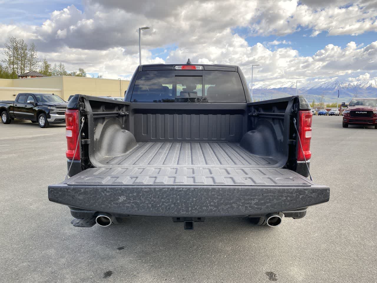 Thumbnail: 2025 RAM 1500 - 32