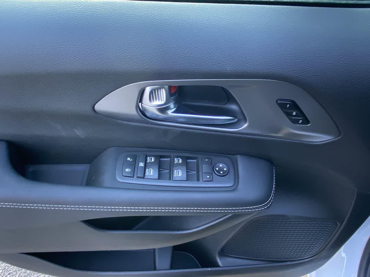 Thumbnail: 2026 Chrysler Pacifica - 13