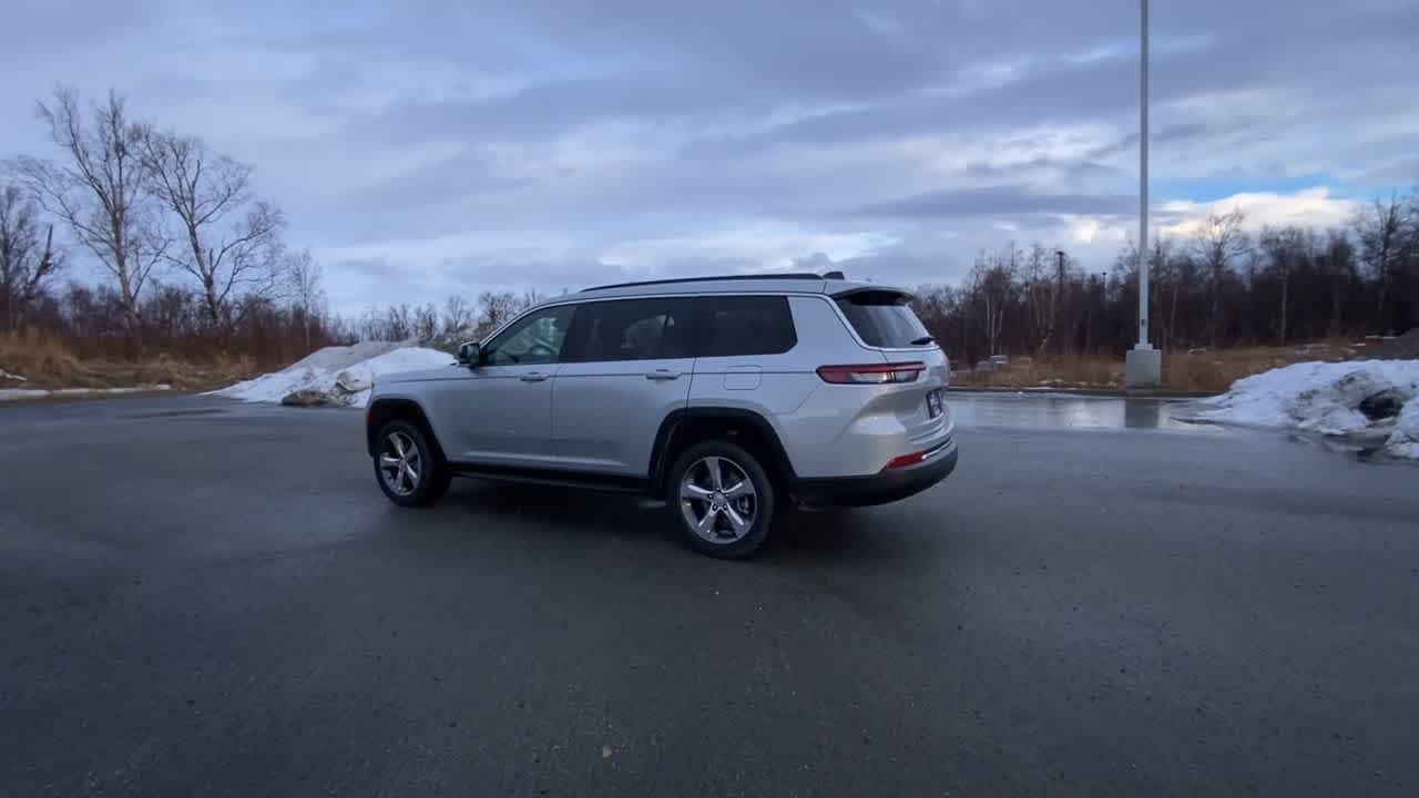 Thumbnail: 2025 Jeep Grand Cherokee - 9