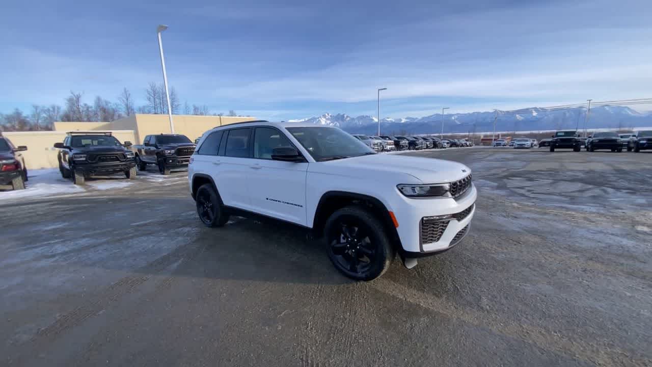 Thumbnail: 2026 Jeep Grand Cherokee - 7