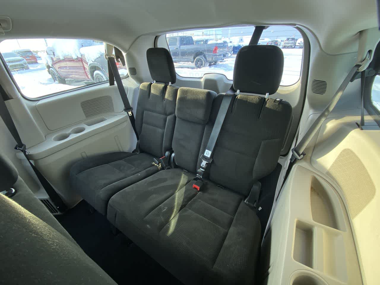 Thumbnail: 2015 Dodge Grand Caravan - 23