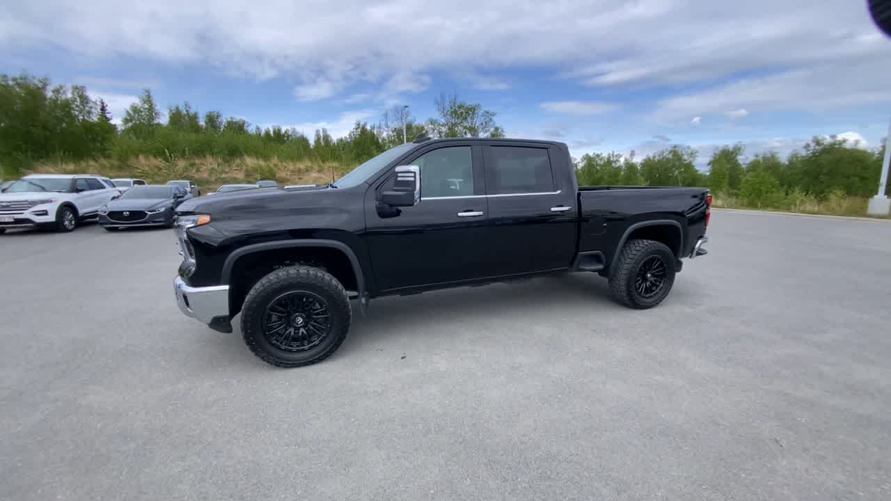 Thumbnail: 2024 Chevrolet Silverado 2500 - 14