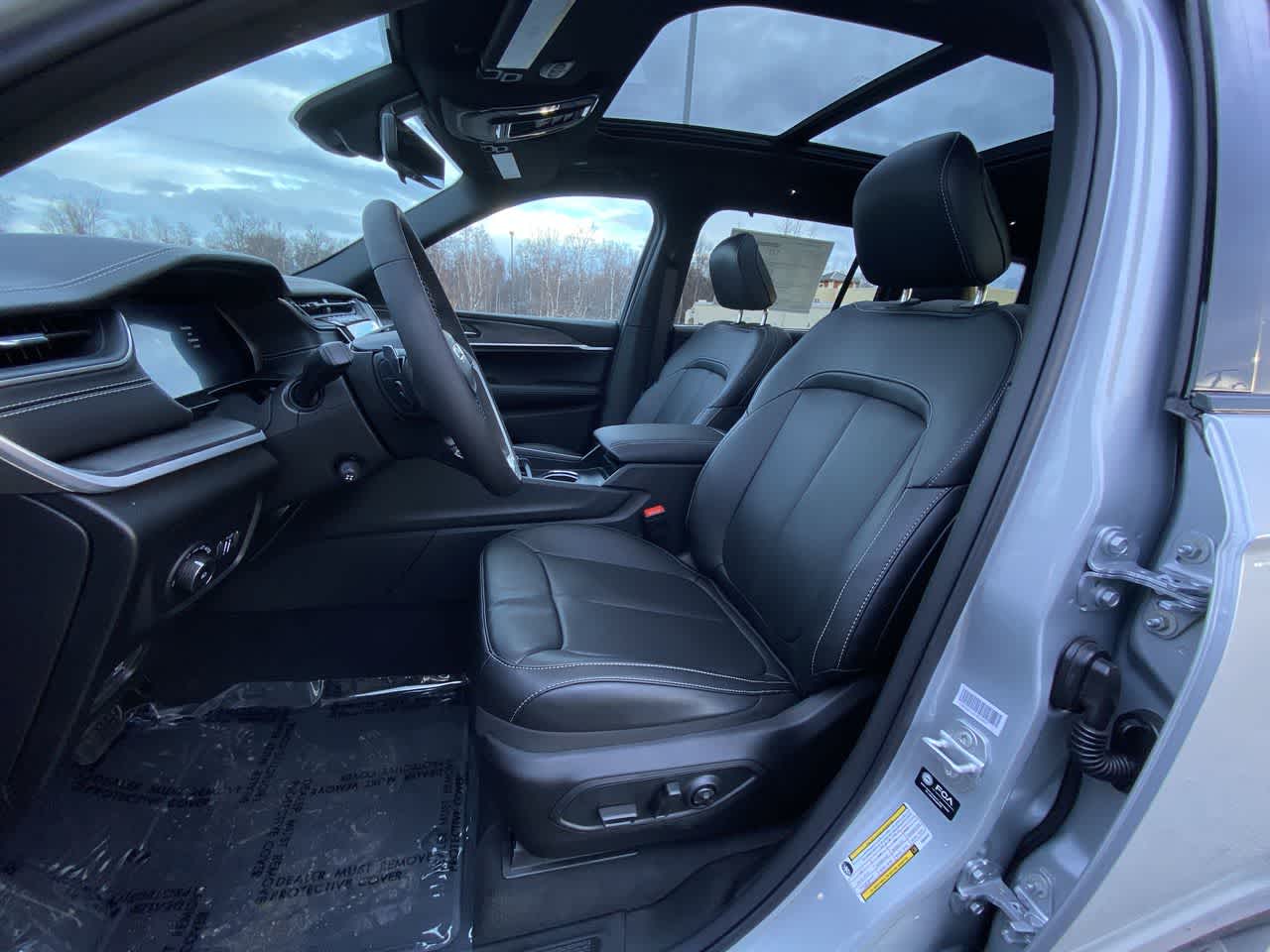 Thumbnail: 2025 Jeep Grand Cherokee - 17