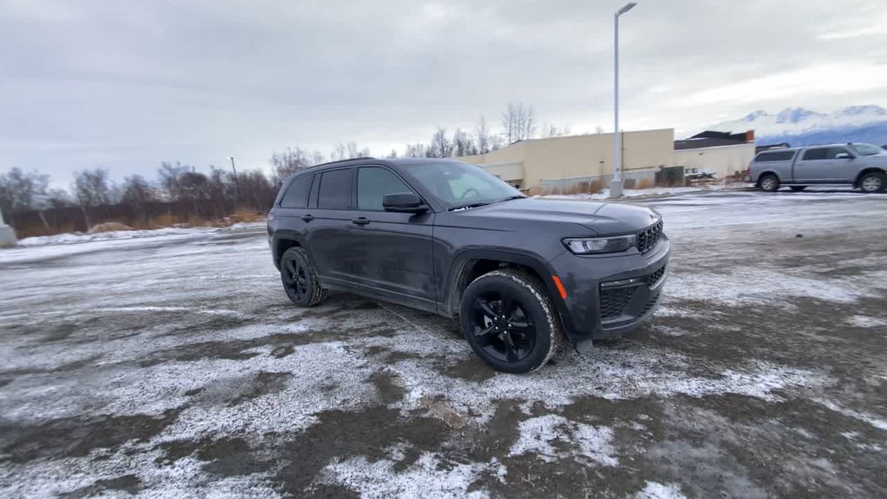 Thumbnail: 2026 Jeep Grand Cherokee - 7