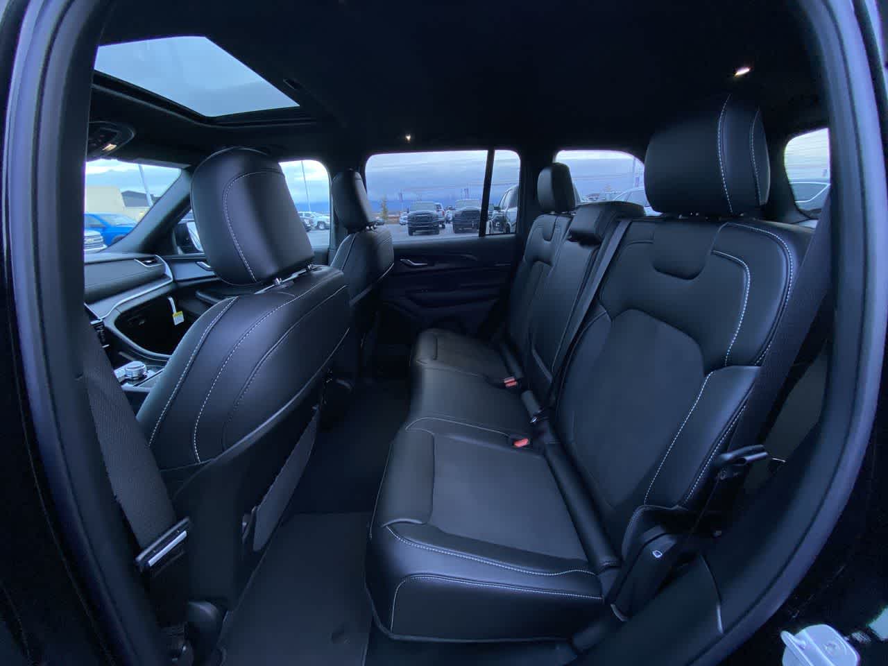 Thumbnail: 2025 Jeep Grand Cherokee - 24