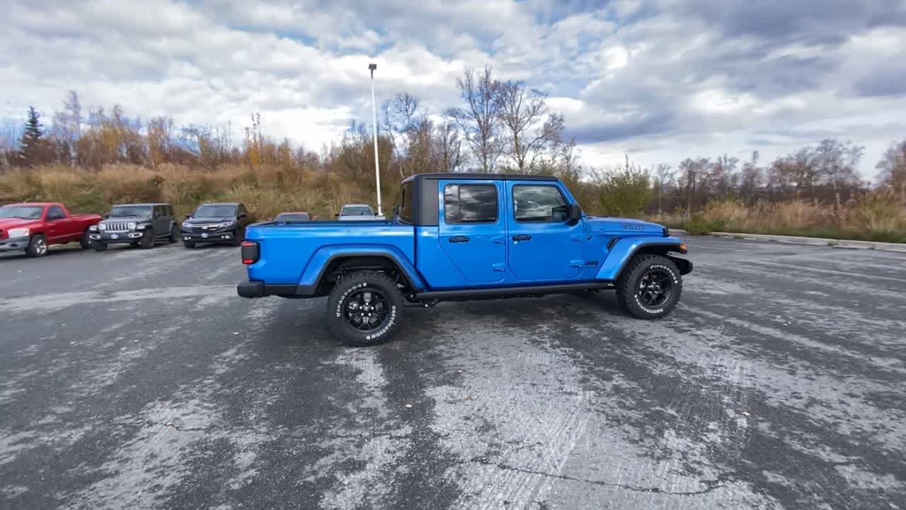Thumbnail: 2025 Jeep Gladiator - 15