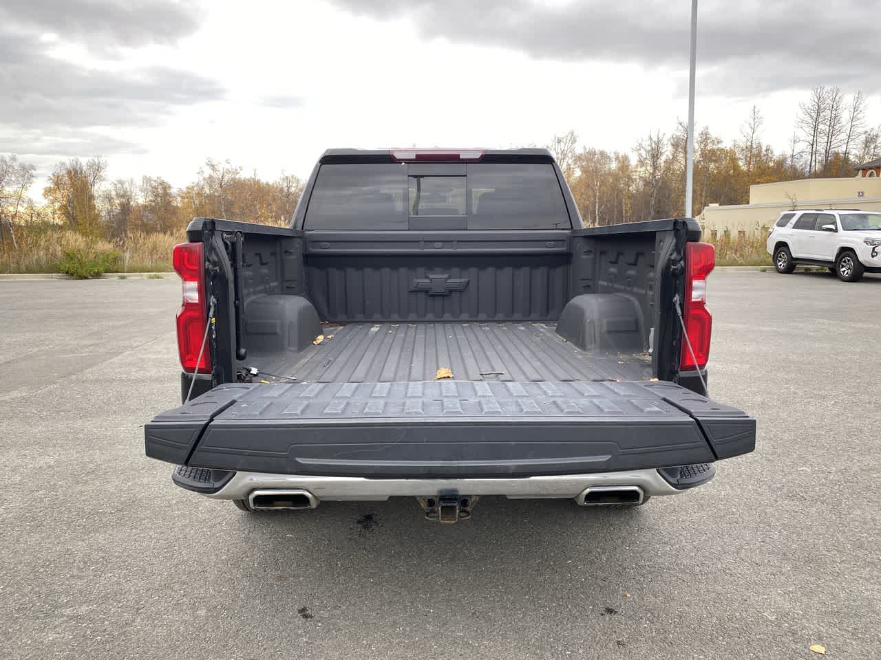 Thumbnail: 2021 Chevrolet Silverado 1500 - 32