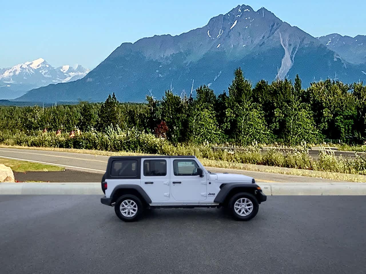 Thumbnail: 2023 Jeep Wrangler - 6