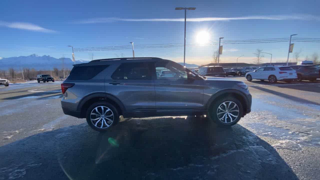 Thumbnail: 2025 Ford Explorer - 15